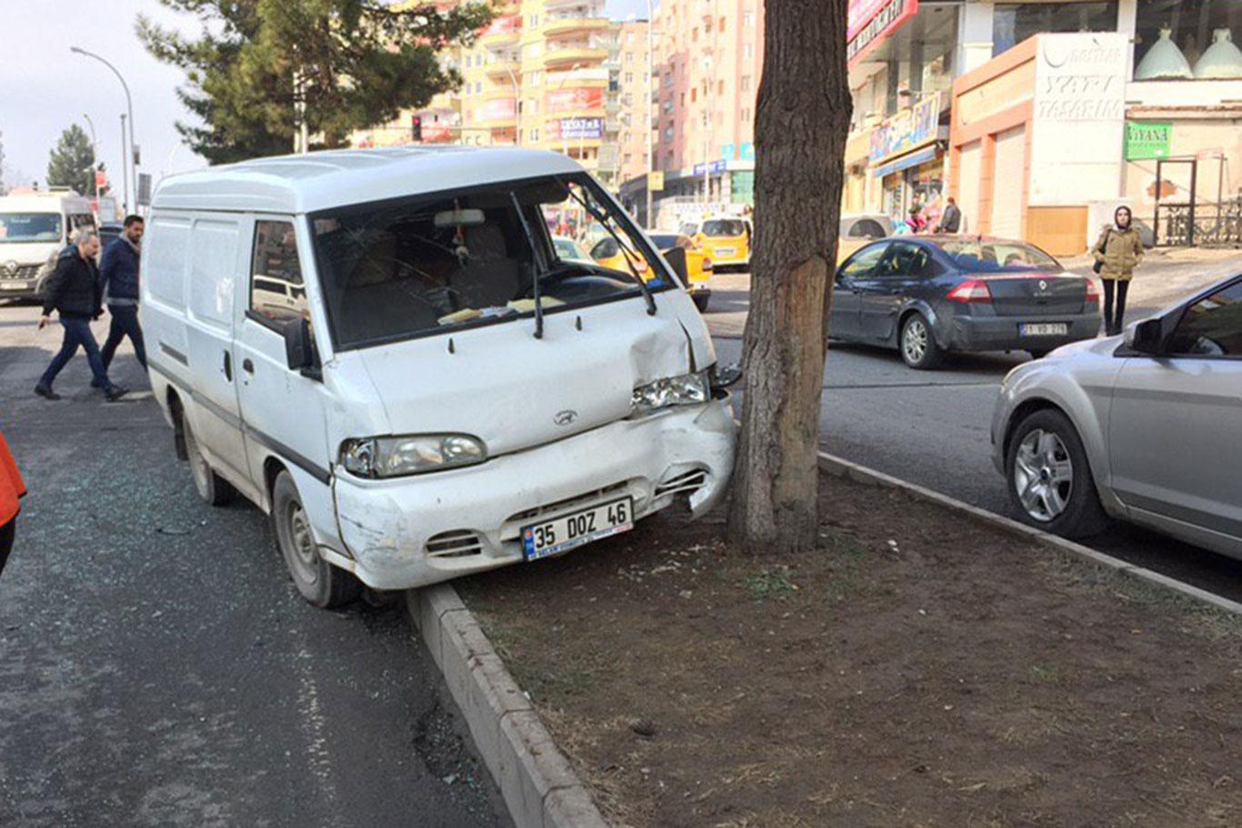 Diyarbakır'da trafik kazası: Bir yaralı